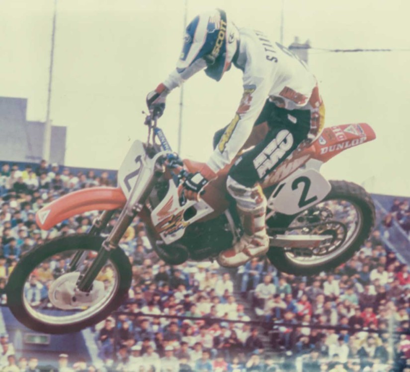 Foto d'epoca AXO, storico brand dell'abbigliamento motociclistico