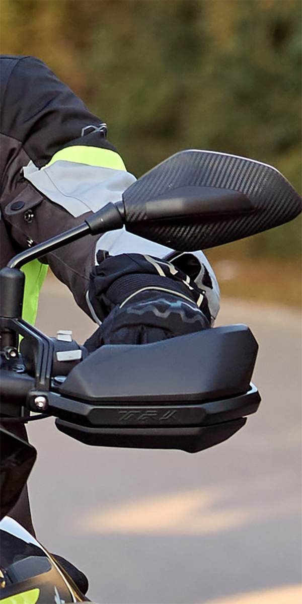 Shelt-wp-glove-closeup-amb