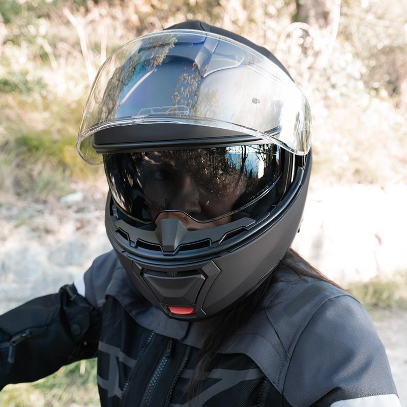 Zenith Helmet action 2